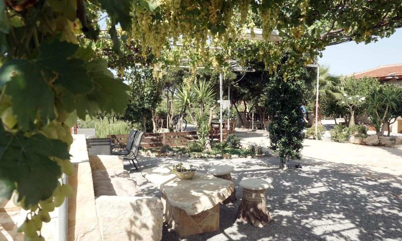 Studio Panagiota - Oasis Holiday Houses Kokkinos Pirgos Buitenkant foto