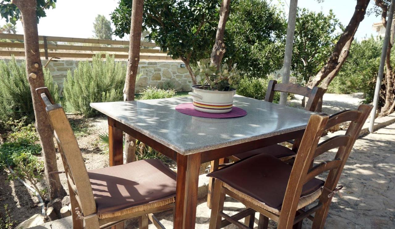 Studio Panagiota - Oasis Holiday Houses Kokkinos Pirgos Buitenkant foto