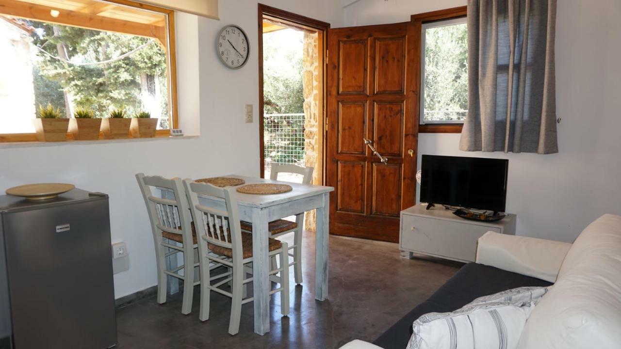 Studio Panagiota - Oasis Holiday Houses Kokkinos Pirgos Buitenkant foto