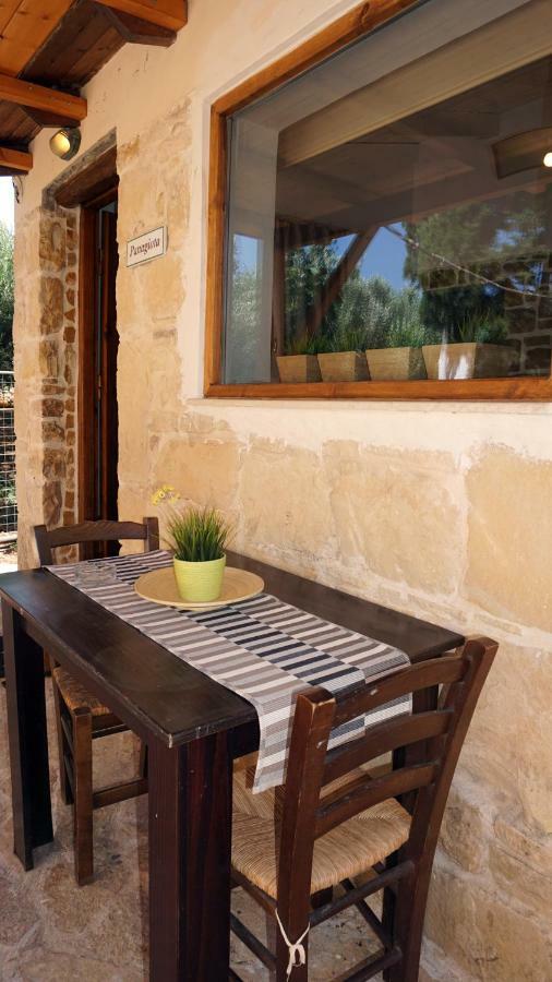 Studio Panagiota - Oasis Holiday Houses Kokkinos Pirgos Buitenkant foto