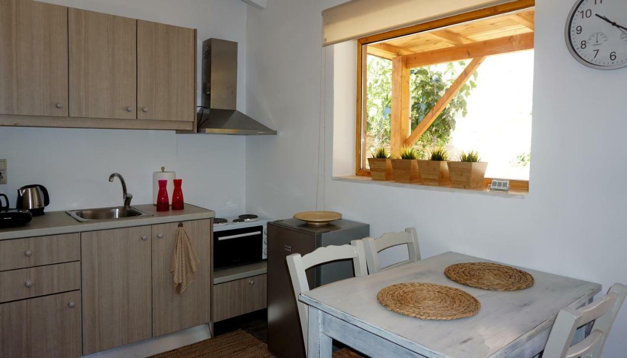 Studio Panagiota - Oasis Holiday Houses Kokkinos Pirgos Buitenkant foto