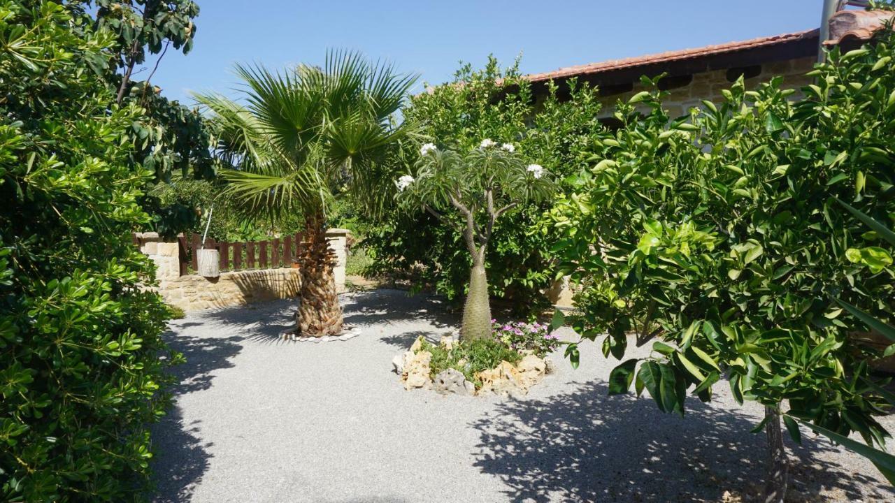 Studio Panagiota - Oasis Holiday Houses Kokkinos Pirgos Buitenkant foto